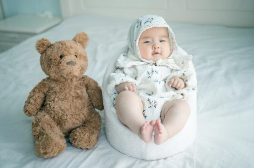 灌云宝宝挠耳朵是怎么回事